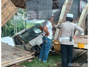 Pikap Terguling ke Jurang di Kuningan, Satu Orang Tewas
