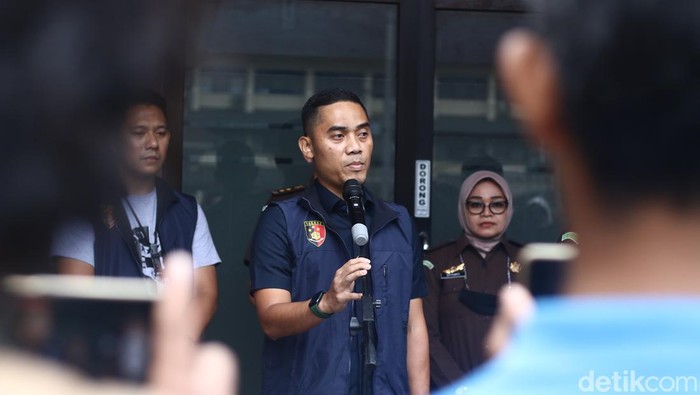 Kanit V Subdit II Dittipidsiber Bareskrim Polri AKBP Made Redi saat memberikan keterangan di Polda DIY, Kamis (18/1/2024)