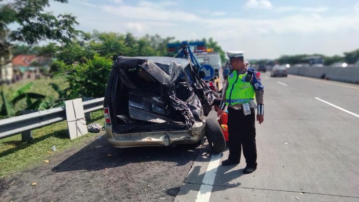Kecelakaan Bus Harapan Jaya di Tol Mojokerto-Surabaya