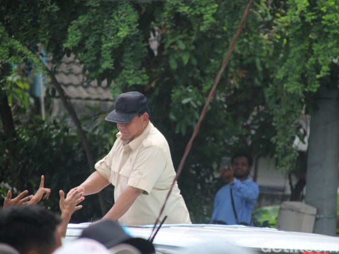 Kunjungan kerja Menhan Prabowo Subianto di Lapangan Kridosono, Kabupaten Blora, Kamis (18/1/2024).