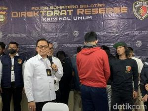Wasit Duel 2 Gadis Bercelurit di TPU Palembang Juga Jadi Tersangka!