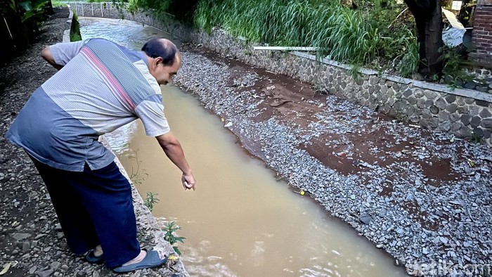 Lokasi video viral dugaan pencemaran lingkungan oleh peternakan sapi di Bandung.