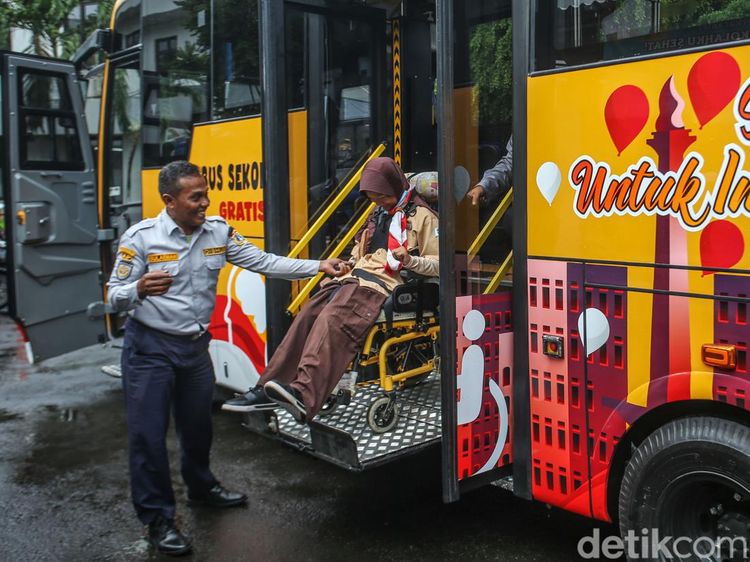 Melihat Bus Sekolah Khusus Penyandang Disabilitas