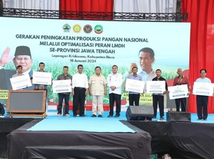 Prabowo dan Mentan ke Blora Bagi-bagi Benih Gratis buat Petani