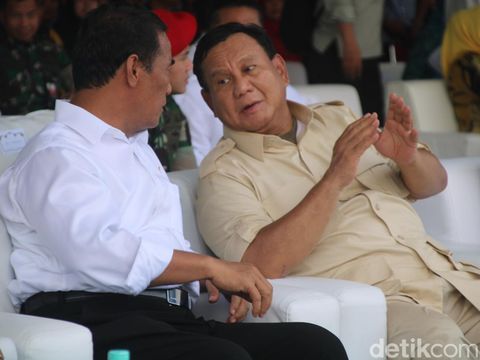 Menteri Pertahanan (menhan) Prabowo Subianto di Lapangan Kridosono, Kabupaten Blora, Kamis (18/1/2024).