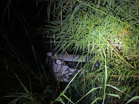 Mobil wisatawan terperosok ke bibir jurang di tanjakan Sikarim jalur alternatif Wonosobo – Dieng, Senin (15/1/2024) sore.