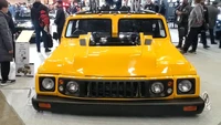 ‘Salah Gaul’ mungkin saja tergambar dari modifikasi dari murid-murid Nippon Automobile College ini. Mereka meracik SUV Suzuki dengan tampilan yang mirip dengan Toyota Mega Cruiser atau Hummer Jepang. Foto: Tokyo Auto Salon