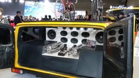 Bagasinya digunakan untuk menampung sistem suara Diecock dengan 12 speaker, termasuk dua woofer besar yang menempati sebagian besar kabin. Foto: Tokyo Auto Salon