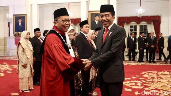 Momen Arsul Sani Resmi Jadi Hakim MK