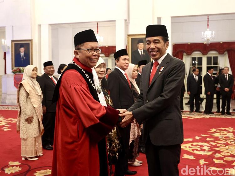Momen Arsul Sani Resmi Jadi Hakim MK