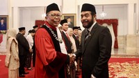 Diketahui, Arsul Sani terpilih sebagai hakim konstitusi berdasarkan hasil uji kelayakan dan kepatutan yang digelar di Komisi III DPR, yang kemudian disahkan lewat rapat paripurna.