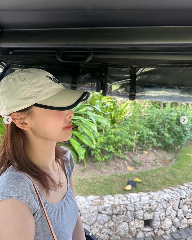 ONCE (sebutan penggemar TWICE) menyebut Nayeon sudah cocok menjadi warga lokal dan membuat KTP. Sementara yang lain menyorot harga penginapan mewah Nayeon di Raffles Bali per malam. Foto: dok. Instagram @nayeonyny