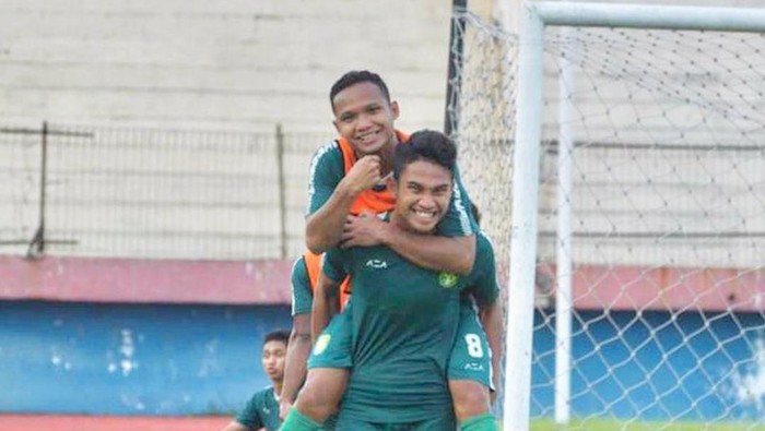 Ofan digendong Marsel