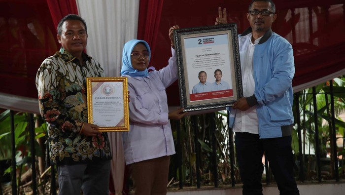 Relawan Pandu 02 menyatakan dukungan untuk Prabowo Subianto-Gibran Rakabuming Raka. Deklarasi dilakukan di Jakarta, Kamis (18/1/2024).