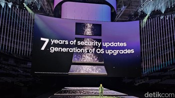 Samsung memastikan Galaxy S24 bakal mendapatkan update Android selama tujuh kali. Foto: Adi Fida Rahman/detikinet