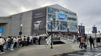 Suasana antrean Galaxy Unpacked 2024 di SAP Center, San Jose, Amerika Serikat. Foto: Adi Fida Rahman/detikinet