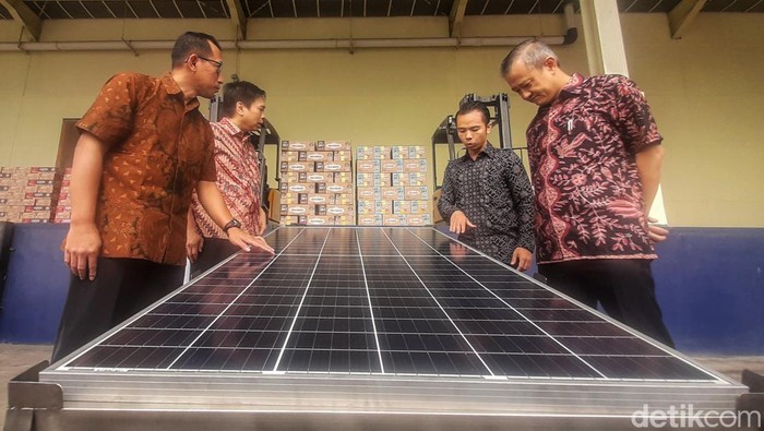 Pembangkit listrik tenaga surya (PLTS) atap