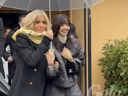 Lisa BLACKPINK Dipayungi Ibu Negara Prancis, Disebut Makin Imut Bak Bocil