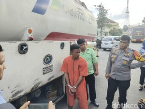 Polisi Amankan Sopir Tangki Minyak Kencing Muatan BBM di Ogan Ilir