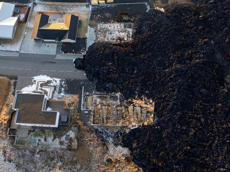 Potret Kerusakan Akibat Lava Panas Gunung Meletus di Islandia
