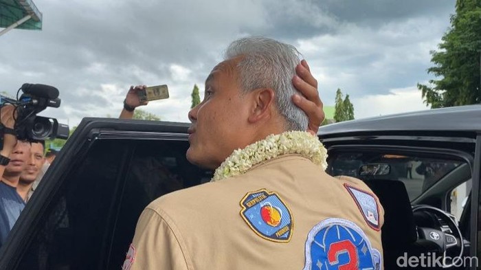 Reaksi Ganjar Pranowo saat balihonya dicoret ndasmu