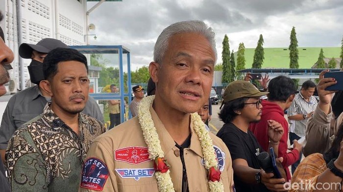 Reaksi Ganjar Pranowo saat balihonya dicoret ndasmu