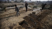 Saat ini ada 1,93 juta orang di Gaza telah mengungsi. Ini merupakan 85 persen, dari total penduduk. Badan Bantuan PBB untuk pengungsi Palestina menampung lebih dari 1,4 juta warga.