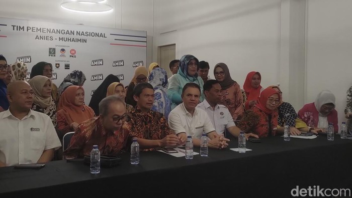 Sejumlah notaris dan PPAT mendeklarasikan dukungan untuk Anies Baswedan dan Muhaimin Iskandar (Cak Imin). (Dwi Rahmawati/detikcom)