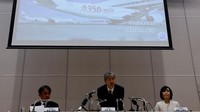 Yoshiharu Ueki, chairman saat ini, akan pensiun dari jabatannya pada bulan April dan meninggalkan posisi direktur setelah mendapat persetujuan dari para pemegang saham pada bulan Juni. JAL telah menetapkan target bagi perempuan untuk menjadi 30% dari manajer di seluruh grup pada akhir tahun fiskal hingga Maret 2026. Pada akhir Maret 2023, angka yang sesuai adalah 22,8%.
