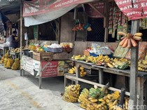 Pedagang Pasar Darurat Joglo Keluhkan Sepi Imbas 2 Jalan Ditutup