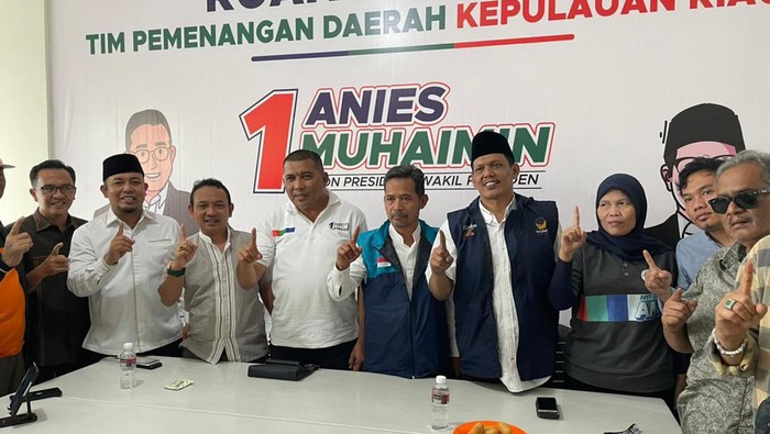 TKD Anies-Muhaimin Kepri menyampaikan revisi lokasi yang dikunjungi saat berkunjung di Batam. (Alamudin).
