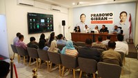 Pakar karbon Glory H Sihombing, praktisi bisnis startup Arfan Arlanda, Ketua Umum Indonesia Carbon Trade Association Riza Suarga, dan Koordinator Media Digital TKN Prabowo-Gibran Noudhy Valdryno menjadi pembicara talkshow, Kamis (18/1/2024).
