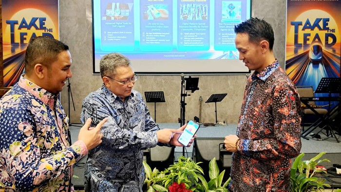 Tokio Marine Indonesia Terus Berkompetisi dengan Kecepatan dan Digitalisasi Asuransi Tokio Marine Indonesia terus bertekad dengan semangat membara untuk mengakselerasi kinerja demi mengungguli kompetisi di industri asuransi umum Indonesia.