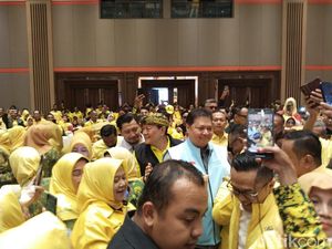 Targetkan 26 Kursi DPR RI, Airlangga Ingin Ulang Kejayaan Golkar di Jabar