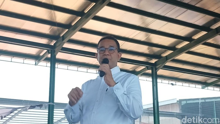 Anies Baswedan saat bertemu relawan di MTC, Nongsa Batam. (Alamudin)