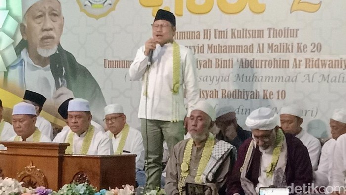 Calon wakil presiden (cawapres) Muhaimin Iskandar (Cak Imin) mengunjungi salah Ponpes Daarut Tauhid, Desa Kedungsari, Kecamatan Purworejo, Kabupaten Purworejo, Kamis (18/1/2024) malam.