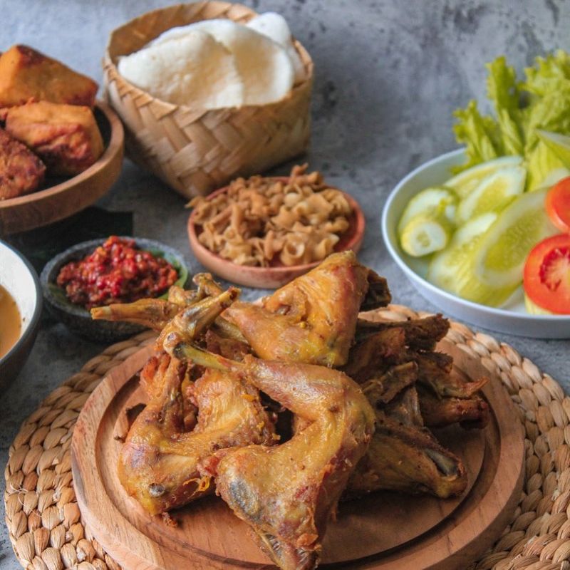 Ayam goreng di Gading Serpong