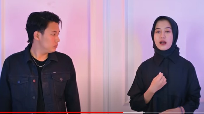 Masdddho kembali menyanyikan lagu Samar. Kali ini ia berduet dengan Indah Meghaa dengan versi akustik.