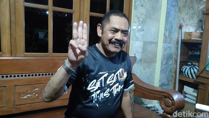 Ketua DPC PDIP Solo FX Hadi Rudyatmo ditemui di kediamannya, Jumat (19/1/2024).