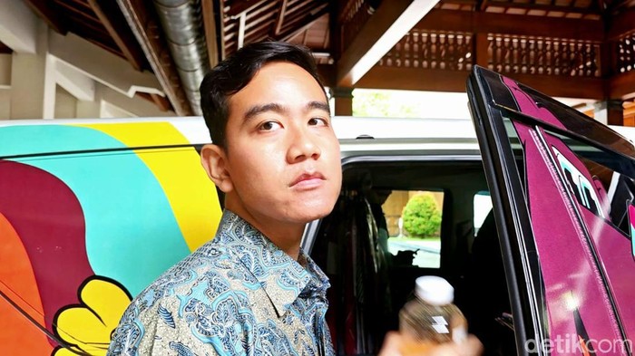Gibran Rakabuming Raka di Balai Kota Solo, Jumat (19/2/2024).