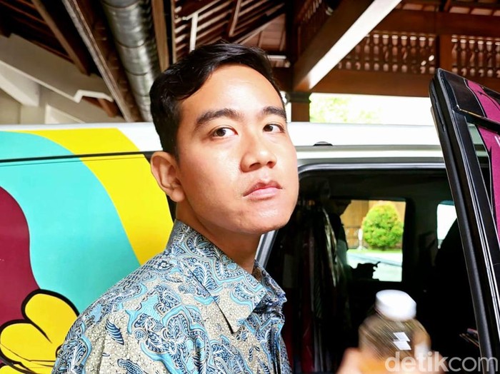 Gibran Rakabuming Raka di Balai Kota Solo, Jumat (19/2/2024).