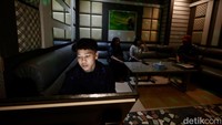 Sandiaga juga meminta semua pihak menunggu hasil judicial review di Mahkamah Konstitusi (MK).