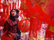 Jelang Imlek, Pedagang Mulai Padati Kawasan Glodok Jakbar