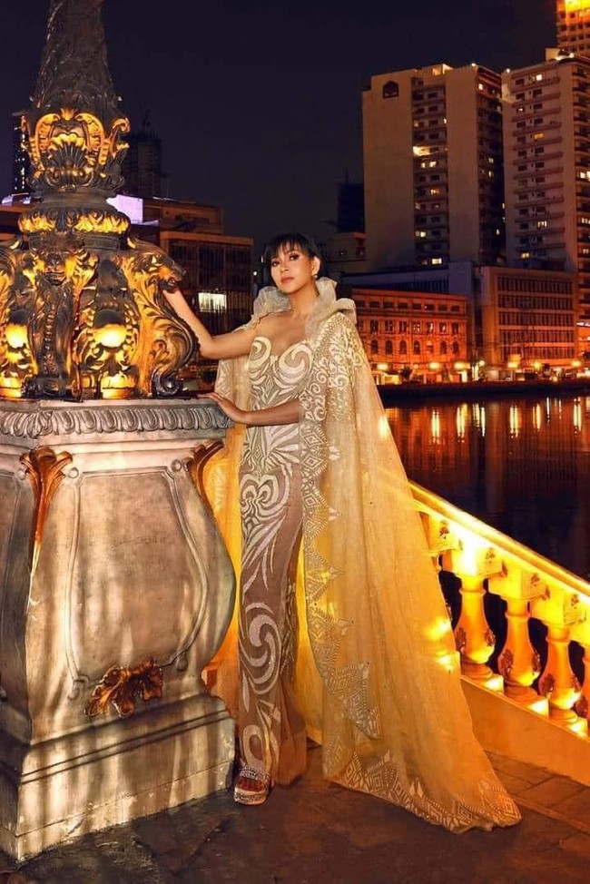 Jocelyn sudah resmi menjadi salah satu dari 15 kontestan Miss Universe Filipina. Jocelyn berharap bisa berpilih sebagai ratu kecantikan selanjutnya dan percaya diri bahwa para finalis muda bisa belanjar darinya. Foto: Dok. Facebook