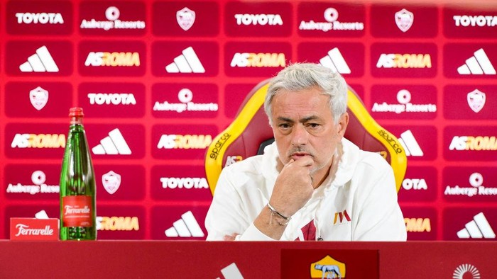 ROME, ITALY - JANUARY 13: AS Roma coach Josè Mourinho during a press conference at Centro Sportivo Fulvio Bernardini on January 13, 2024 in Rome, Italy. (Photo by Fabio Rossi/AS Roma via Getty Images)