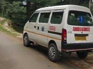 Cerita Ambulans Bawa Jenazah, Hidup Lagi Setelah Melintasi Jalan Rusak