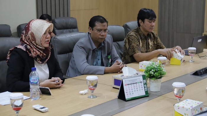 Fakultas Ilmu Sosial dan Ilmu Politik (FISIP) UPN Veteran Jakarta menjalin kerja sama dengan Asosiasi Pengusaha Hutan Indonesia (APHI). Hal ini untuk memperkuat komunikasi lingkungan dan kehutanan, Kamis (18/1/2024).