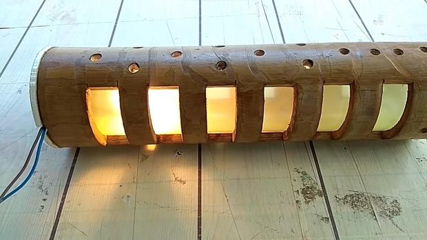 Lampu dari bambu.