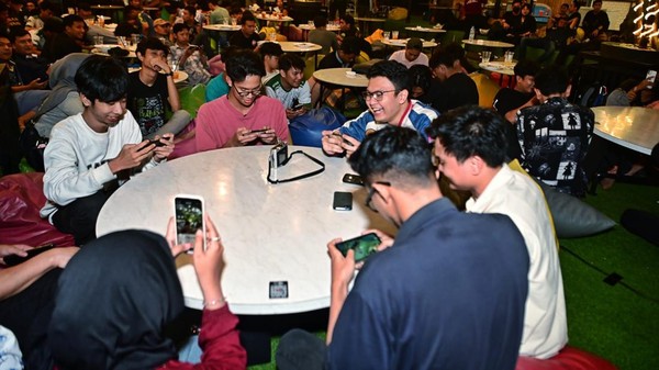 Kumpul Bareng Pemuda di Medan, Alam Ganjar Ditantang Nyanyi-Main Game