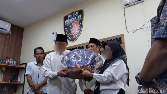 Pemuda Trenggalek nikah di kantor polisi usai jadi tersangka kasus penganiayaan